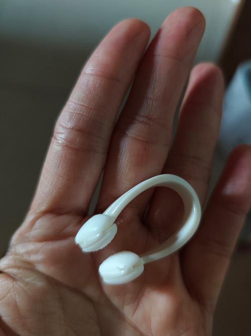 海绵耳塞怎么戴 图解