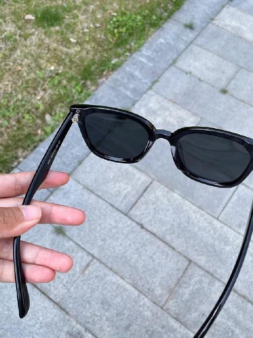 夏天炎热,大家有什么好的墨镜可以推荐吗?