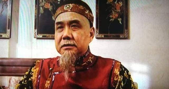 《雍正王朝》里<strong></p>
<p>老花镜
</strong>，康熙给佟国维老花镜究竟是什么用意？:老花镜
