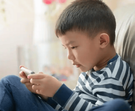 阿托品、OK镜、离焦镜是什么<strong></p>
<p>近视镜</strong>？必须用吗？近视后应该怎么防控？:近视镜