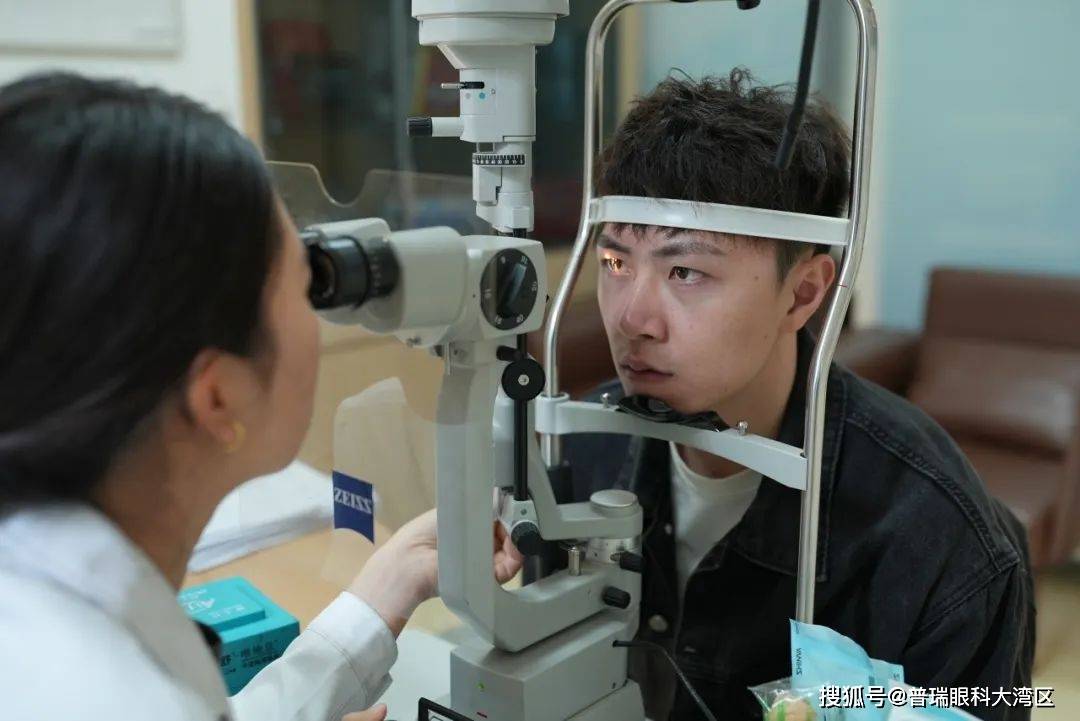 摘镜实录丨高度近视如何摆脱眼镜困扰:近视镜