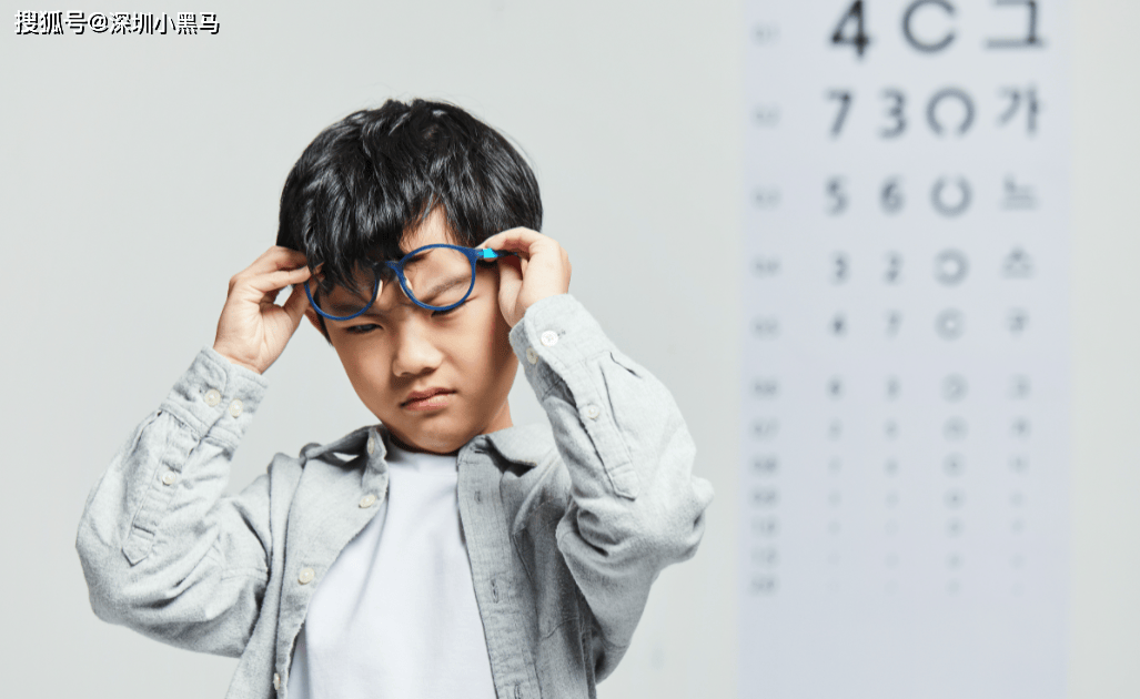 备受追捧的 OK 镜，到底能不能根治近视？:近视镜