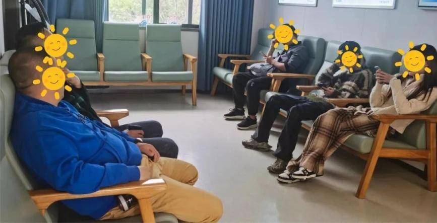 安心摘镜我有谱｜公务员近视手术能做手术吗<strong></p>
<p>近视镜</strong>？关念科普近视:近视镜